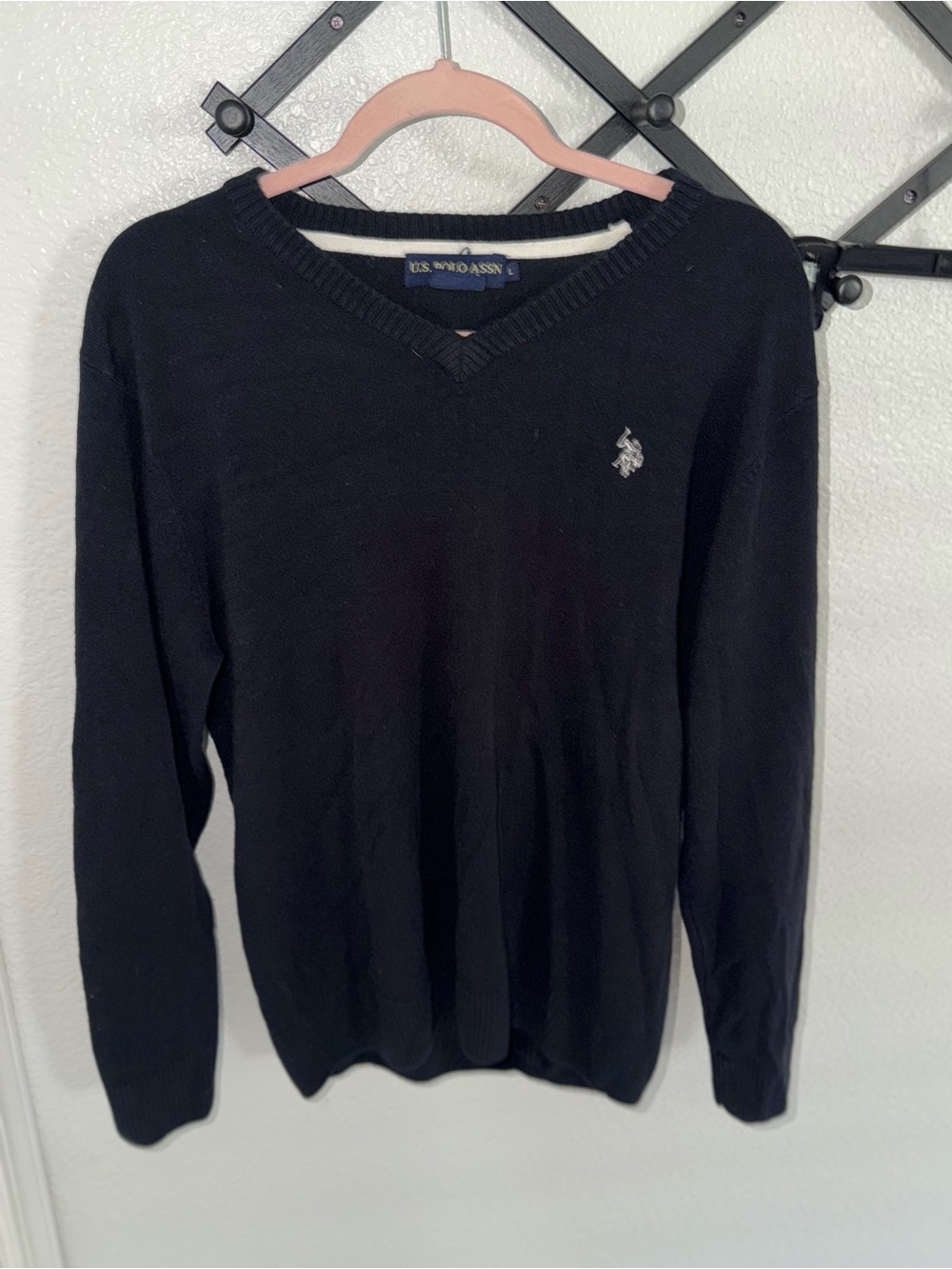 U.S. Polo Assn Women’s Large Navy V Neck Knit Sweater Long Sleeve Classic - Picture 2 of 4